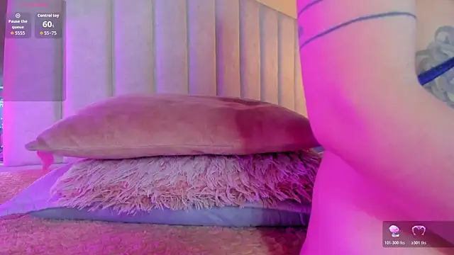 Snapshot of lil_hanna18 chatting on 11-15-25, 08:57 lil hanna18 online show from 11-15-25, 08:57