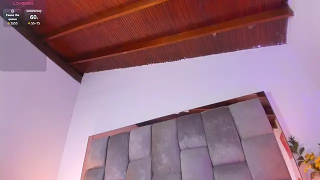 Snapshot of lil_hanna18 chatting on 11-29-25, 11:43 lil hanna18 online show from 11-29-25, 11:43