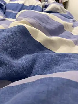 Lcrete online show from 11-17-25, 01:48