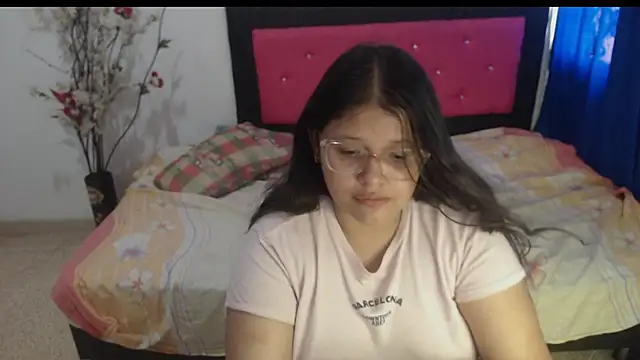 Snapshot of angel_barbie_1 chatting on 09-27-25, 02:56 angel barbie 1 online show from 09-27-25, 02:56