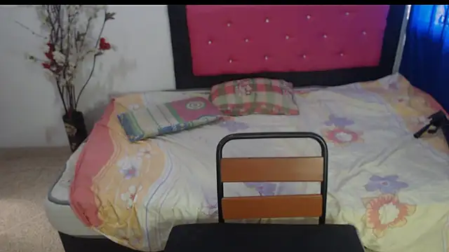Snapshot of angel_barbie_1 chatting on 09-18-25, 03:26 angel barbie 1 online show from 09-18-25, 03:26