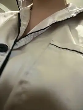 PEACHY439 online show from 10-18-25, 05:37