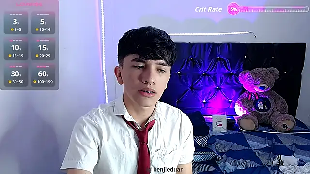 benji hoter online show from 10-28-25, 04:17