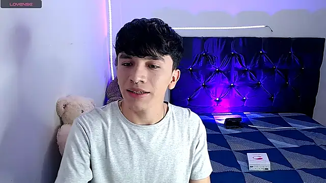 benji hoter online show from 10-18-25, 10:23