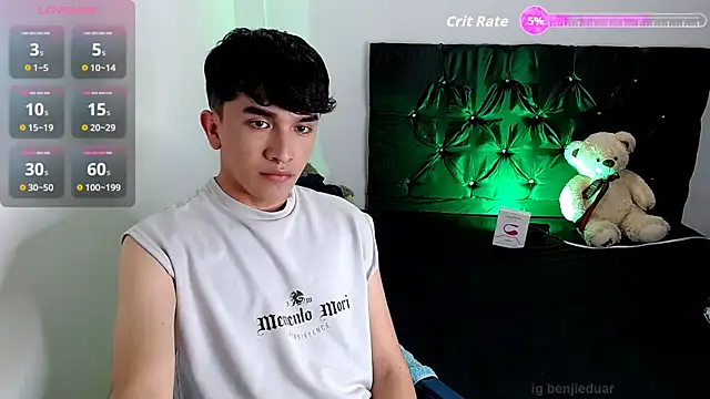 benji hoter online show from 12-17-25, 10:37