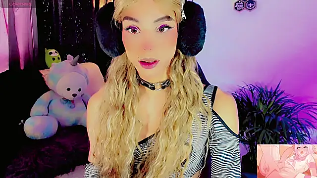 Snapshot of dollswit01 chatting on 03-06-26, 02:56 dollswit01 online show from 03-06-26, 02:56