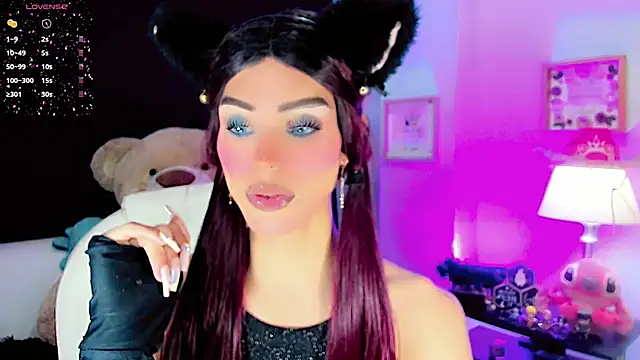 Snapshot of dollswit01 chatting on 02-08-25, 02:26 dollswit01 online show from 02-08-25, 02:26