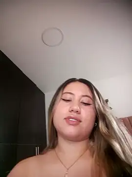 eimy collinssss online show from 12-21-25, 07:15