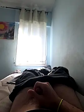 Snapshot of Chneor28 chatting on 02-04-26, 12:00 Chneor28 online show from 02-04-26, 12:00