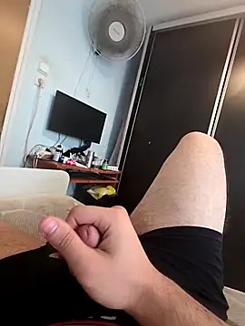 Snapshot of Chneor28 chatting on 02-09-26, 01:42 Chneor28 online show from 02-09-26, 01:42