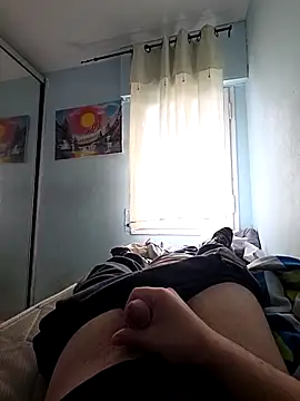 Snapshot of Chneor28 chatting on 02-02-26, 10:03 Chneor28 online show from 02-02-26, 10:03