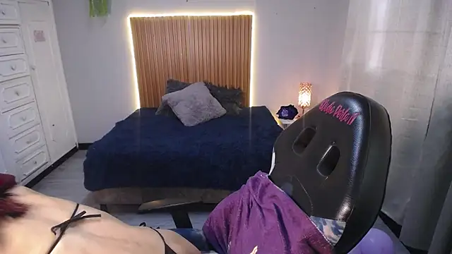 Snapshot of Scarllett_BDSM chatting on 11-30-25, 06:52 Scarllett BDSM online show from 11-30-25, 06:52