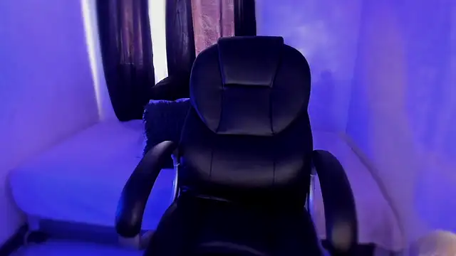 isabelithaa online show from 11-10-25, 04:12