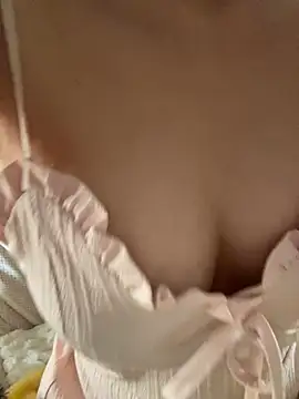 Snapshot of xixitutu1 chatting on 01-15-25, 06:22 xixitutu1 online show from 01-15-25, 06:22