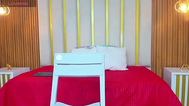 Snapshot of love_mommy chatting on 09-25-25, 06:58 love mommy online show from 09-25-25, 06:58