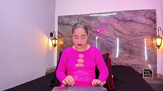 Yaya    11 online show from 05-26-26, 10:52