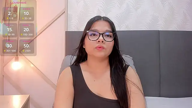 Snapshot of SophieHarris_ chatting on 06-09-26, 06:53 SophieHarris online show from 06-09-26, 06:53