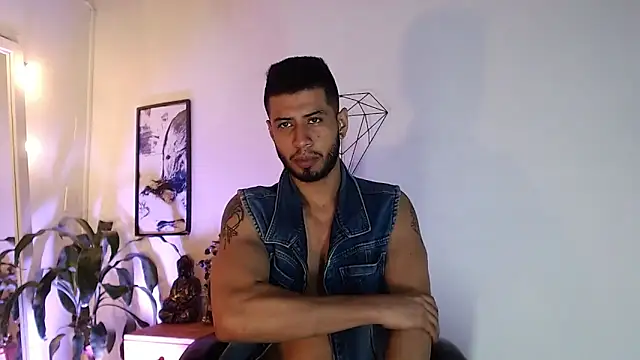 Snapshot of Colby_brown03 chatting on 05-13-26, 05:53 Colby brown03 online show from 05-13-26, 05:53