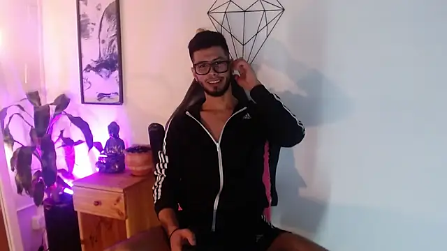 Colby brown03 online show from 04-12-26, 08:12