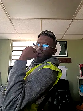 Snapshot of Txdarkmeat74 chatting on 11-26-25, 06:19 Txdarkmeat74 online show from 11-26-25, 06:19