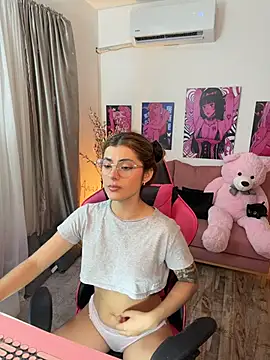 annieesweett online show from 06-25-26, 10:59
