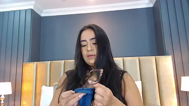 Snapshot of DevonPiers chatting on 02-17-25, 01:00 DevonPiers online show from 02-17-25, 01:00