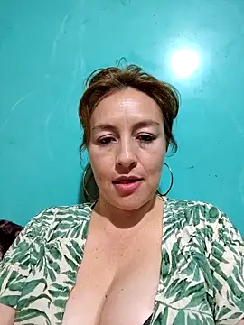 Snapshot of sussy_185 chatting on 03-20-25, 02:19 sussy 185 online show from 03-20-25, 02:19