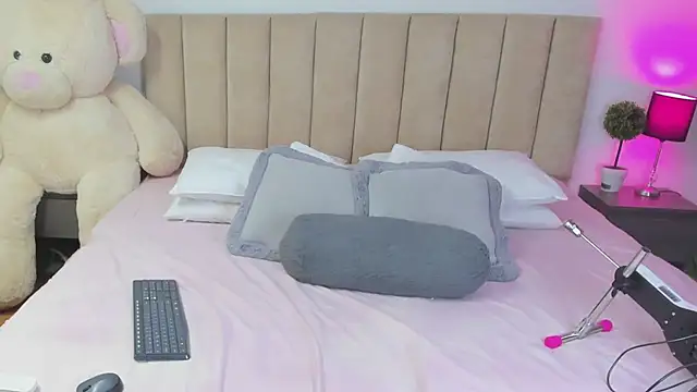 HannaRousse  online show from 03-17-26, 08:23