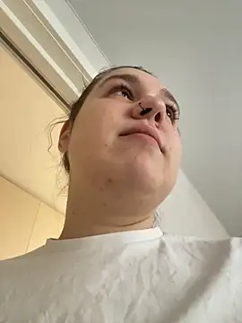 SuzieMurray online show from 10-21-25, 12:48