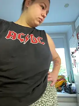 SuzieMurray online show from 09-27-25, 10:21