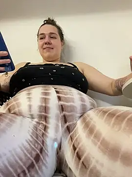 SuzieMurray online show from 12-02-25, 12:29