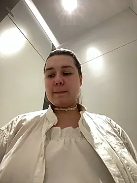 SuzieMurray online show from 03-18-25, 11:22