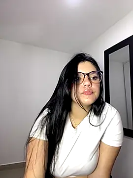 Snapshot of kimberlyhills1 chatting on 10-10-25, 03:29 kimberlyhills1 online show from 10-10-25, 03:29
