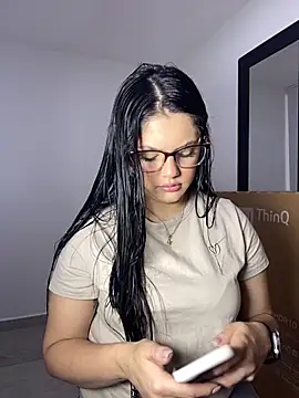 Snapshot of kimberlyhills1 chatting on 10-24-25, 06:51 kimberlyhills1 online show from 10-24-25, 06:51