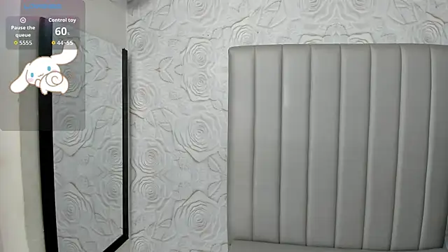 AlexaFoxy18 online show from 05-09-26, 06:28