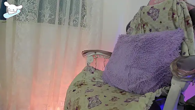 AlexaFoxy18 online show from 10-15-25, 06:11