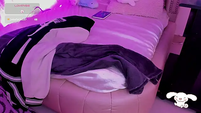 AlexaFoxy18 online show from 03-19-25, 07:51