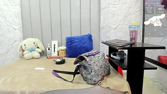 AlexaFoxy18 online show from 05-31-26, 07:03
