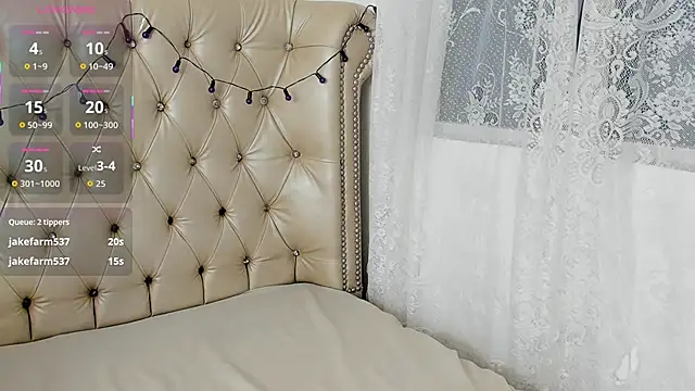 AlexaFoxy18 online show from 10-08-25, 06:04