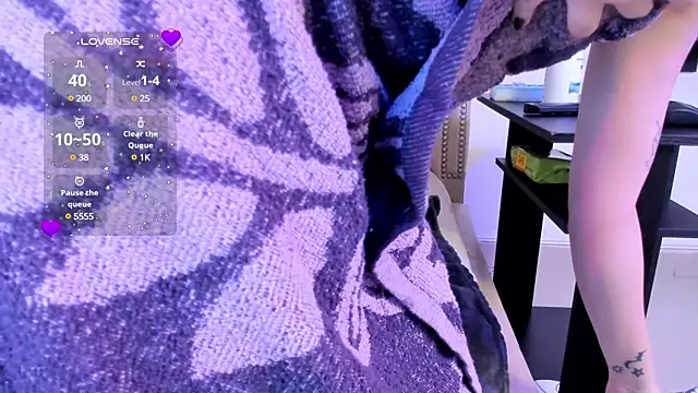 AlexaFoxy18 online show from 02-22-25, 07:01