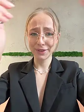 Snapshot of CaseyStar chatting on 02-02-25, 09:18 CaseyStar online show from 02-02-25, 09:18