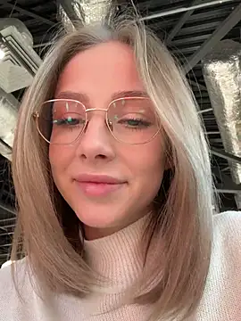 Snapshot of CaseyStar chatting on 01-25-25, 09:26 CaseyStar online show from 01-25-25, 09:26