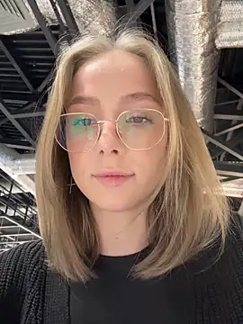 Snapshot of CaseyStar chatting on 01-26-25, 09:19 CaseyStar online show from 01-26-25, 09:19