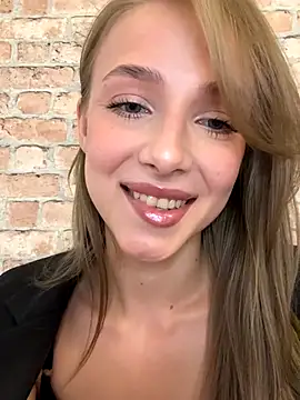 Snapshot of CaseyStar chatting on 10-24-25, 02:16 CaseyStar online show from 10-24-25, 02:16