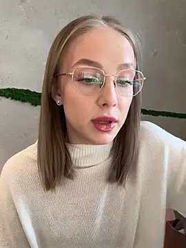 Snapshot of CaseyStar chatting on 02-13-25, 10:02 CaseyStar online show from 02-13-25, 10:02