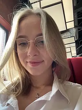 Snapshot of CaseyStar chatting on 03-03-25, 09:34 CaseyStar online show from 03-03-25, 09:34