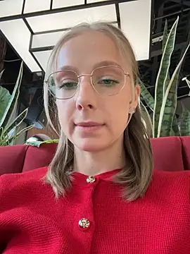 Snapshot of CaseyStar chatting on 03-22-25, 09:34 CaseyStar online show from 03-22-25, 09:34