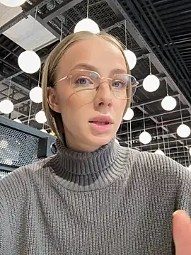 Snapshot of CaseyStar chatting on 01-16-25, 10:10 CaseyStar online show from 01-16-25, 10:10