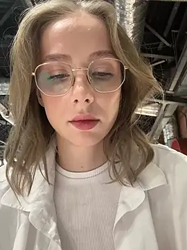 Snapshot of CaseyStar chatting on 01-29-25, 10:05 CaseyStar online show from 01-29-25, 10:05