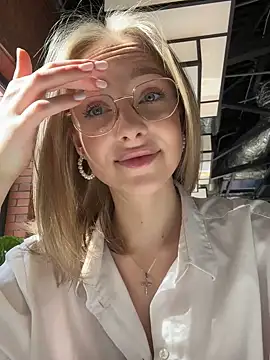 Snapshot of CaseyStar chatting on 03-02-25, 09:32 CaseyStar online show from 03-02-25, 09:32